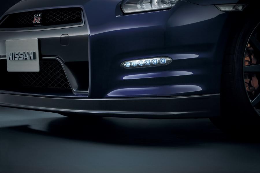  Nissan GT-R 2011 года  (фото 66 из 87)